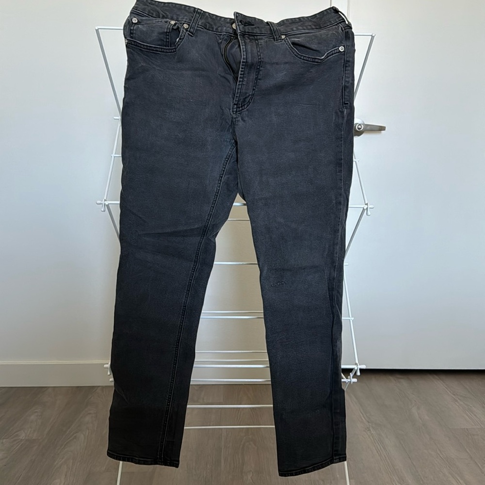 Men’s grey wash PacSun jeans